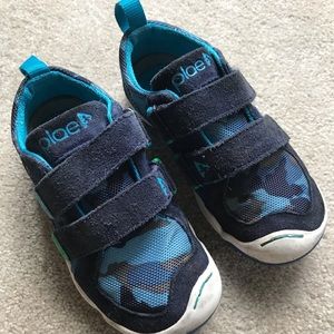 Plae toddler boys shoes size 10